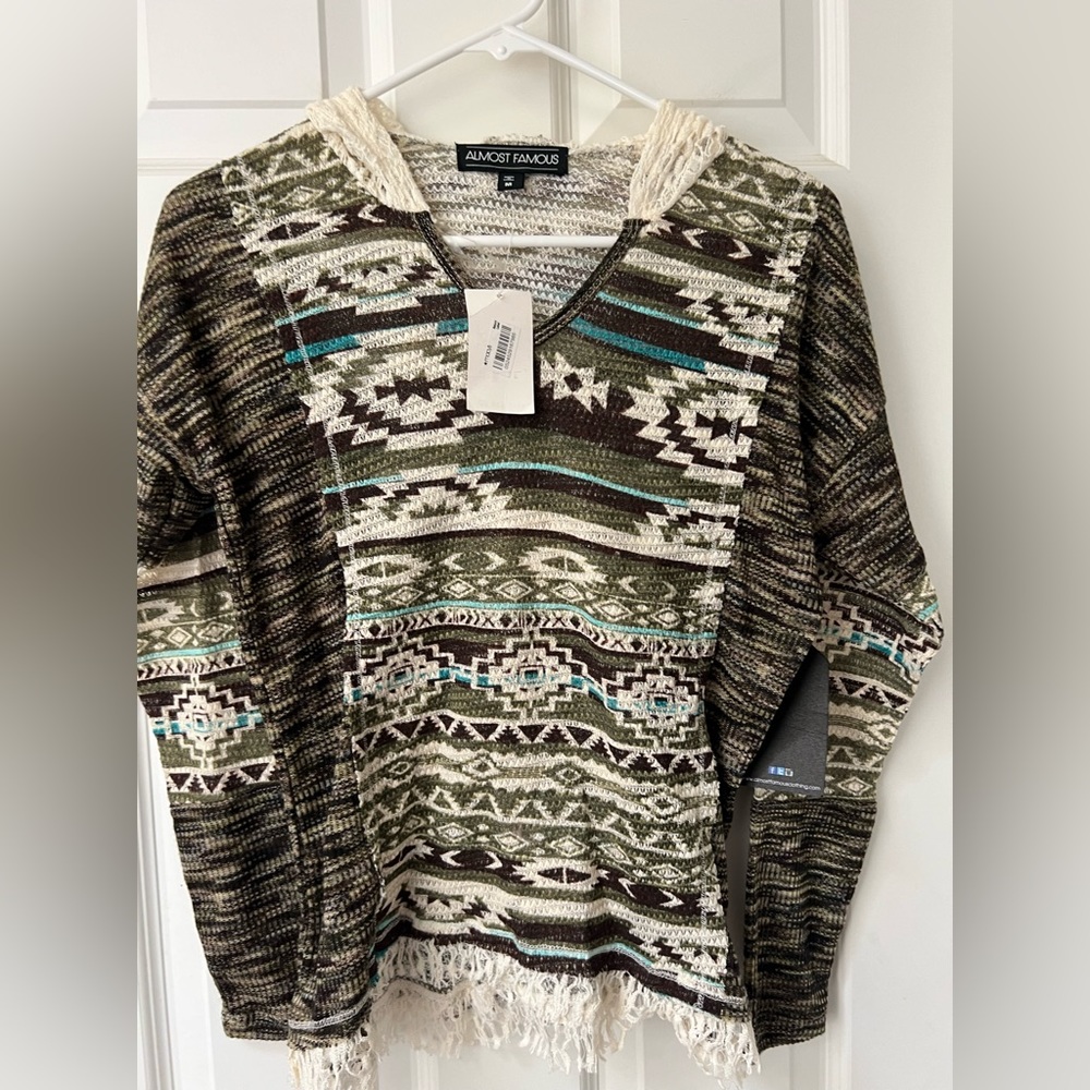 Women’s Almost Famous top
